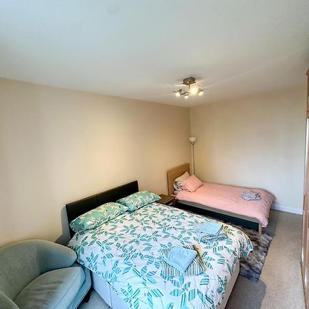 2 Bed Flat - Short Walk From Brent Cross Station Leilighet Hendon Eksteriør bilde